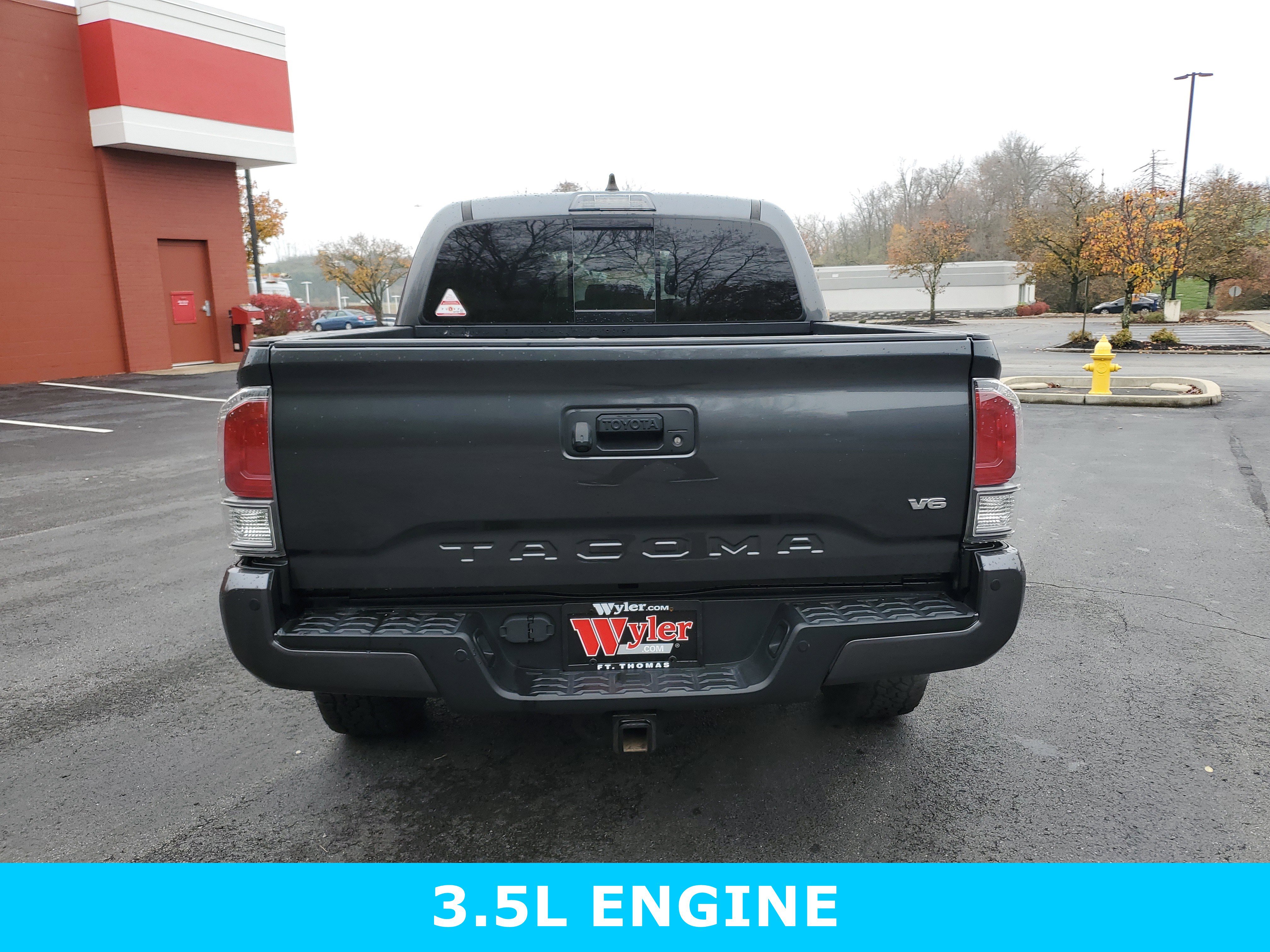 Used 2020 Toyota Tacoma TRD Off-Road image 5