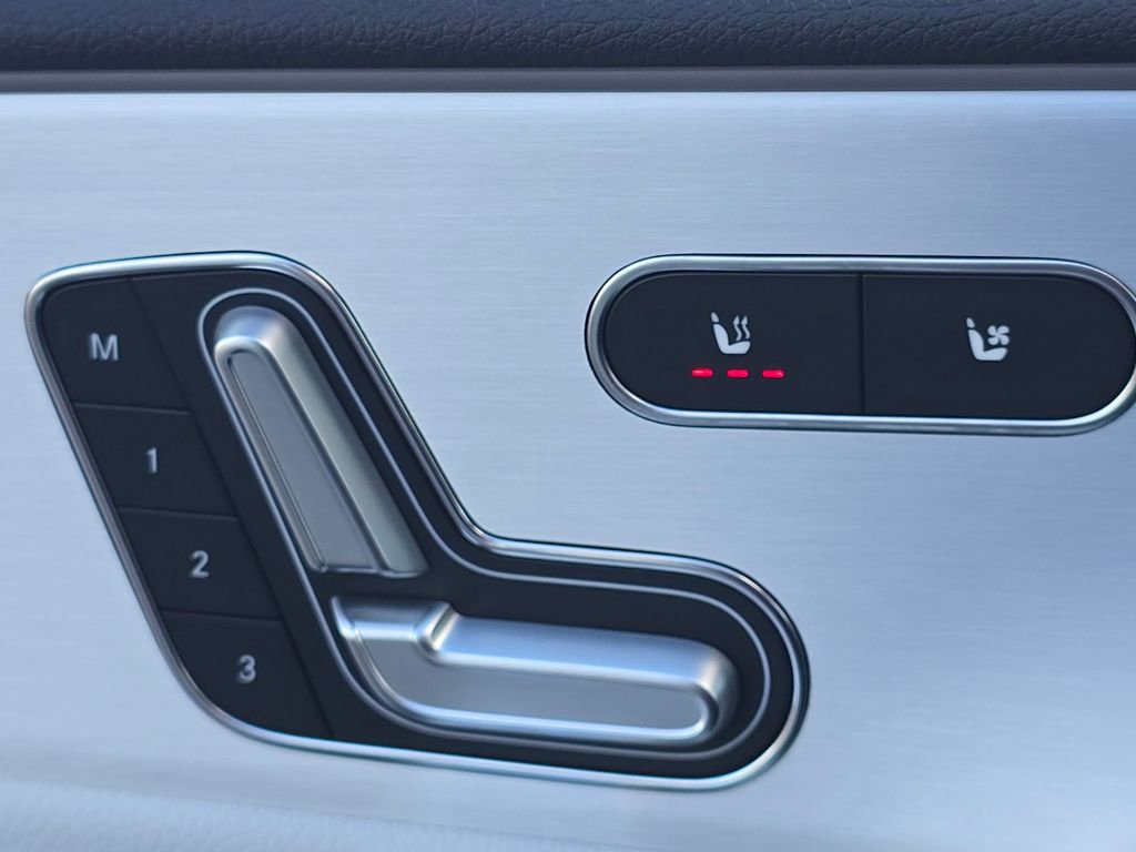 Used 2022 Mercedes-Benz CLA 35 AMG 4MATIC image 5