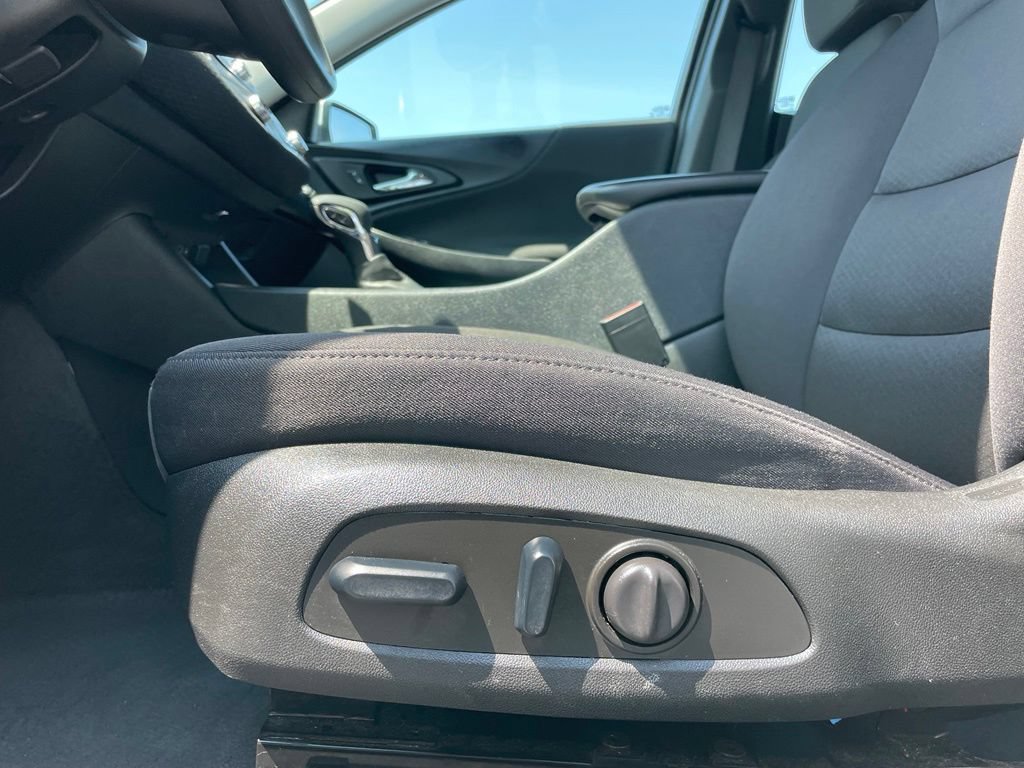 Used 2025 Chevrolet Malibu LT FWD image 25