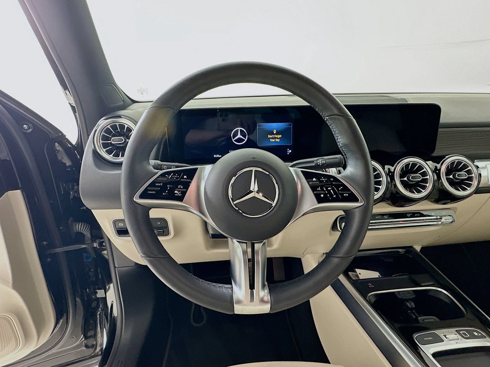 Used 2025 Mercedes-Benz EQB 250+ image 12
