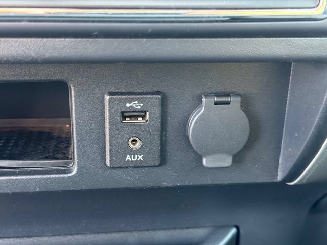 Used 2017 Nissan Titan SV RWD image 28