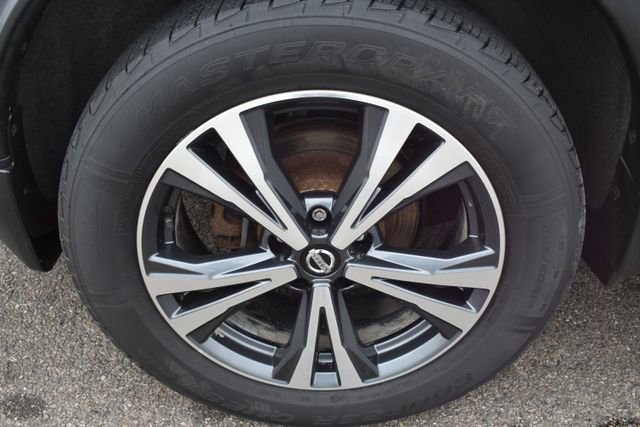 Used 2017 Nissan Rogue SL w/ SL Premium Package AWD/4WD image 49