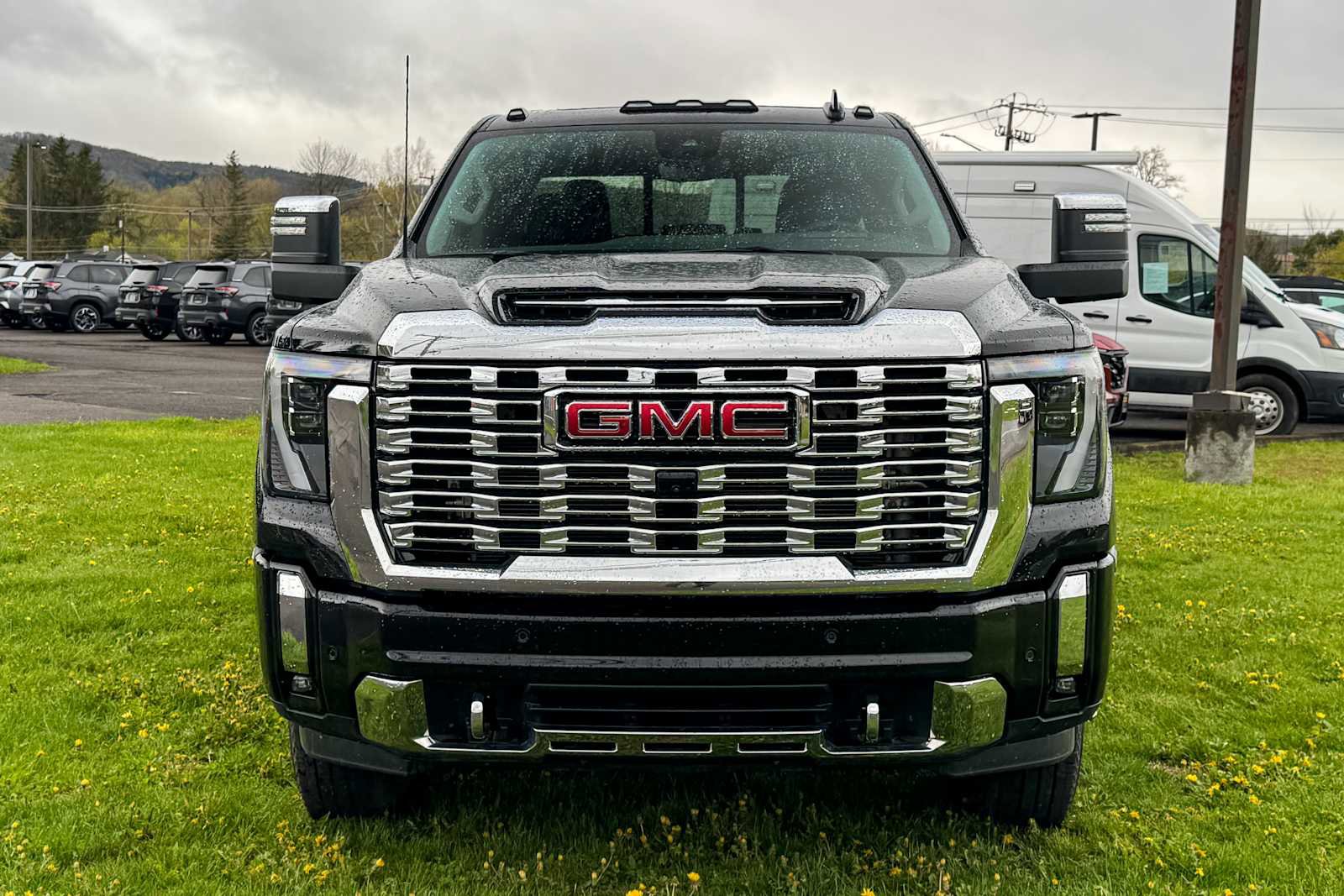 Used 2025 GMC Sierra 3500 Denali w/ Denali Reserve Package AWD/4WD image 8