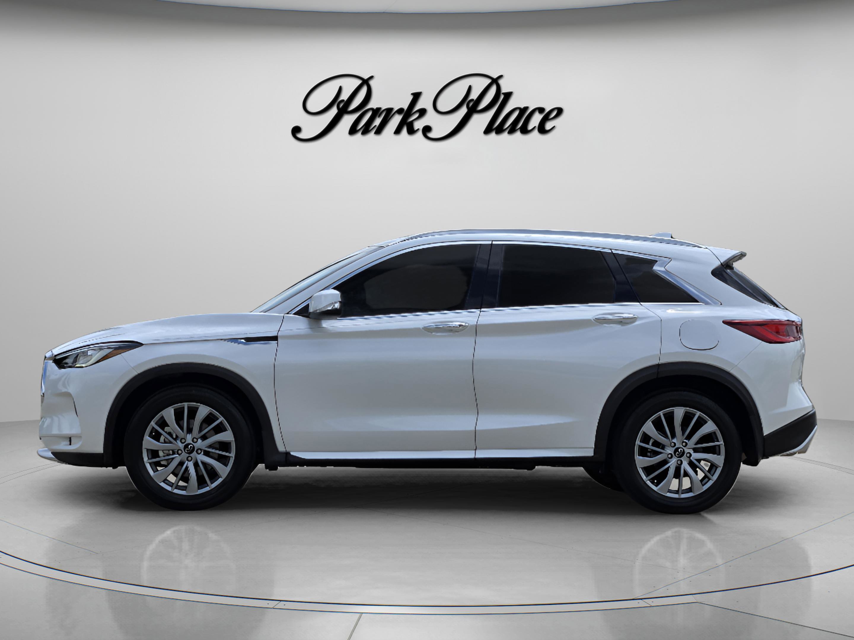 Used 2025 INFINITI QX50 Luxe AWD/4WD image 2