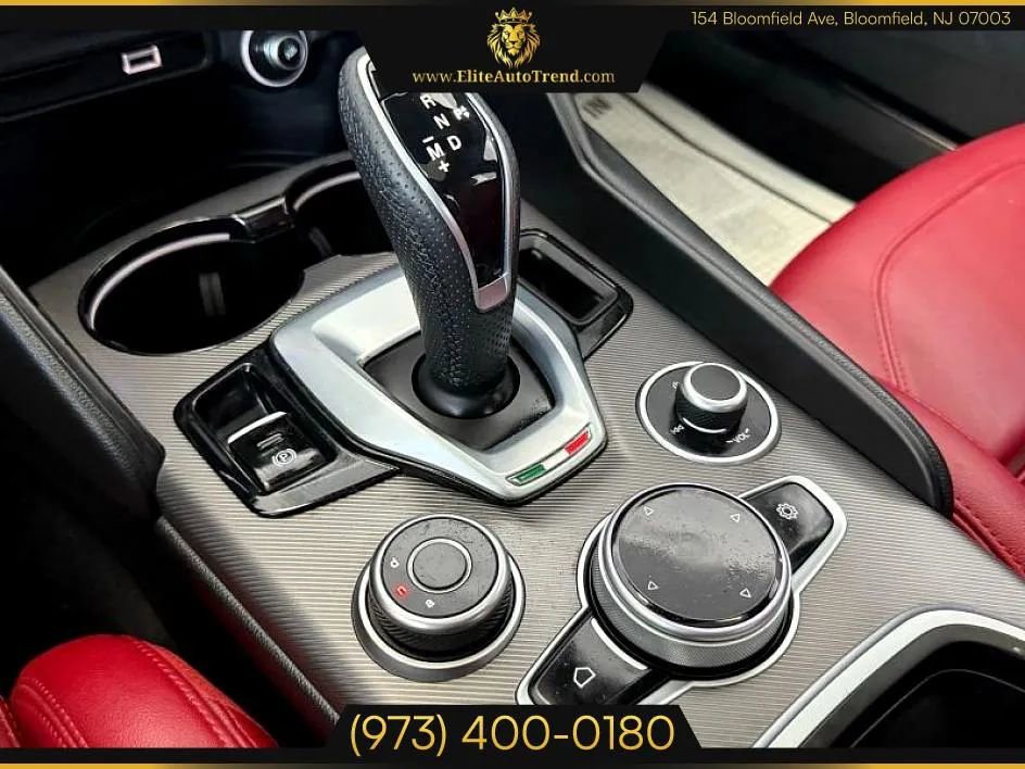 Used 2022 Alfa Romeo Giulia Veloce image 20