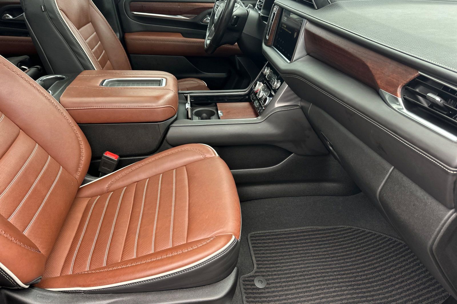 Used 2023 GMC Yukon Denali Ultimate image 16