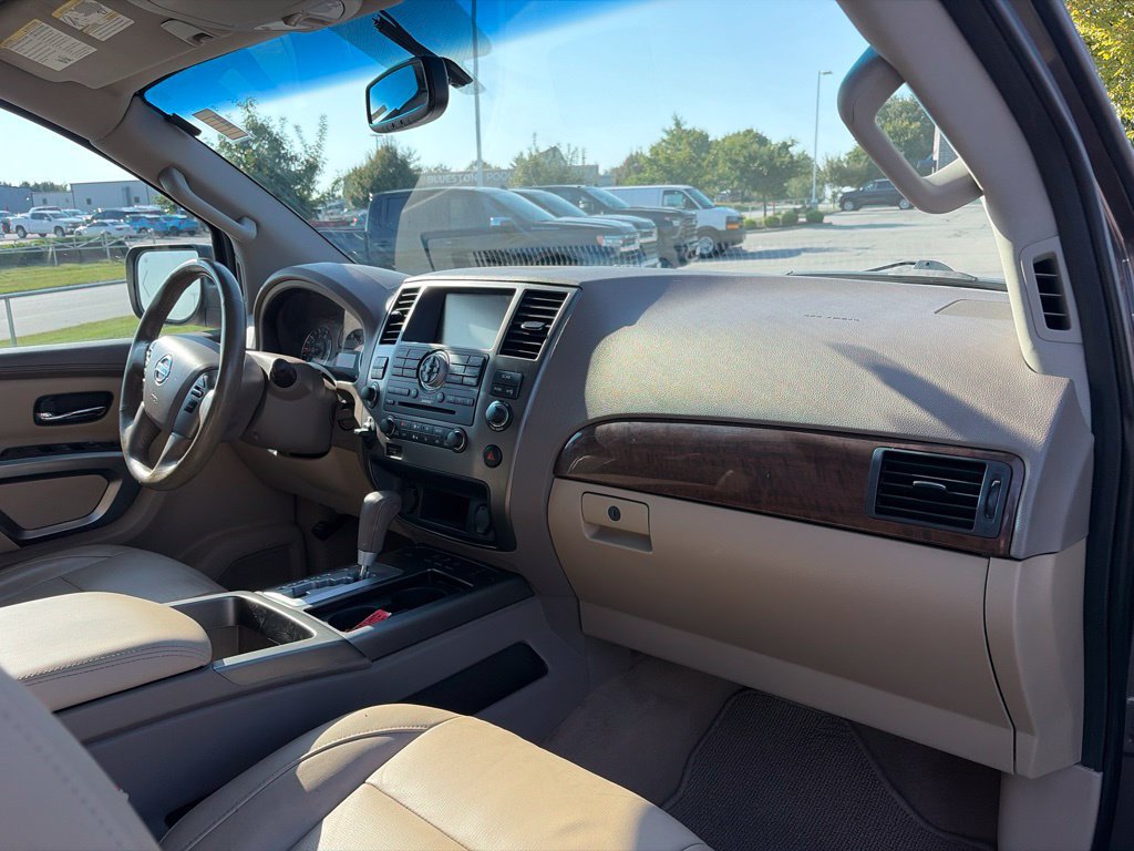 Used 2015 Nissan Armada Platinum AWD/4WD image 28