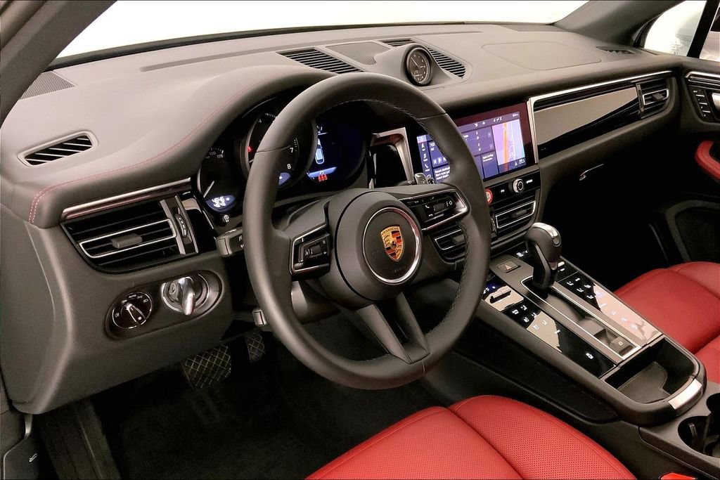 Used 2023 Porsche Macan AWD/4WD image 21