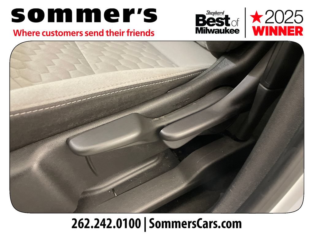 Used 2020 Chevrolet Equinox LS AWD/4WD image 10