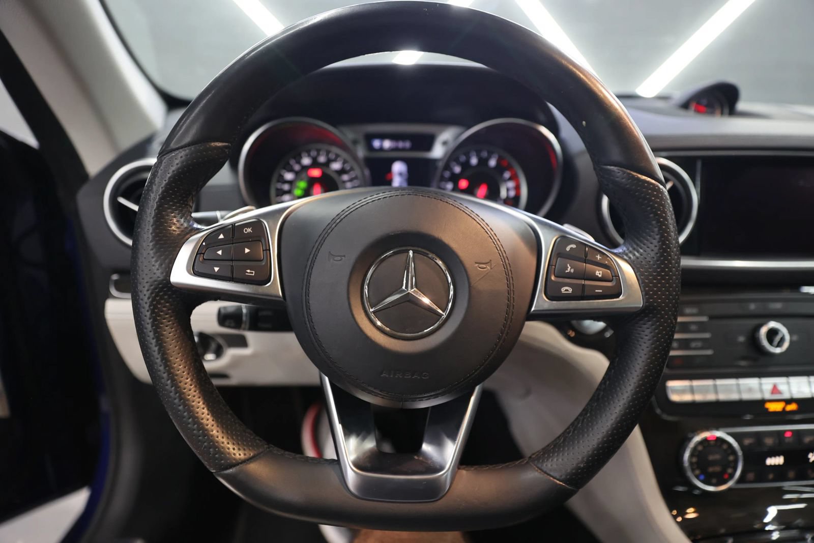 Used 2018 Mercedes-Benz SL 450 image 26
