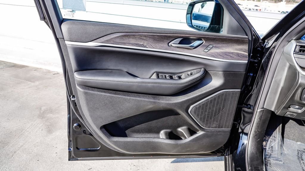 New 2026 Jeep Grand Cherokee Limited image 25