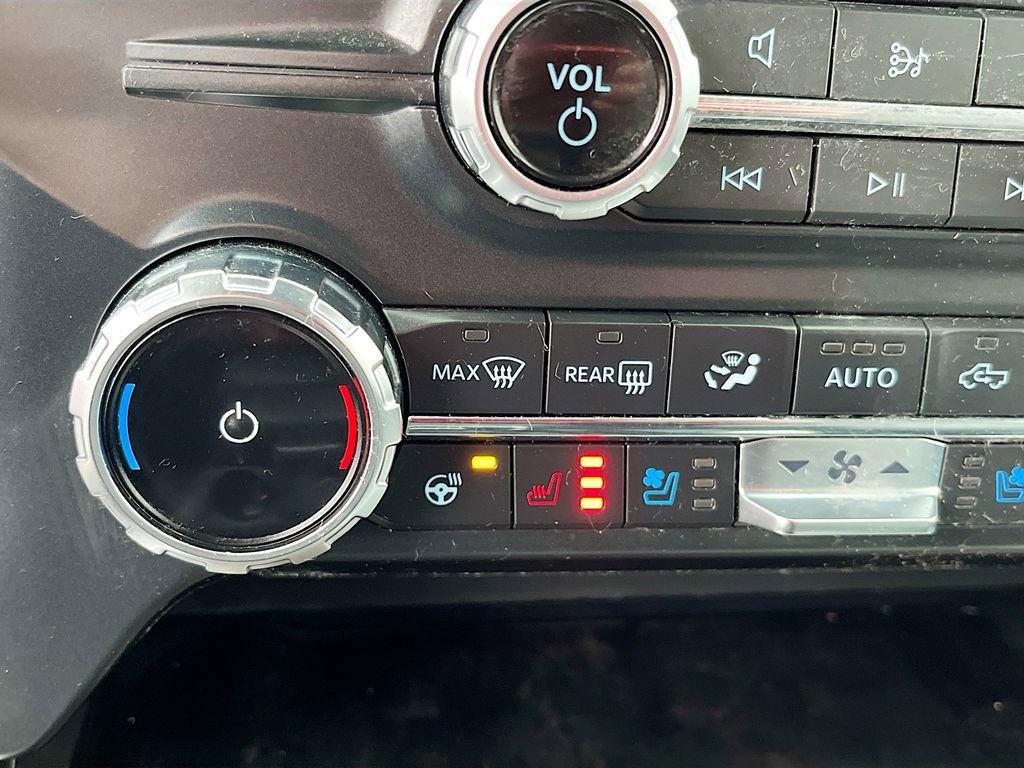 Used 2022 Ford F150 Lariat w/ Equipment Group 502A High image 21