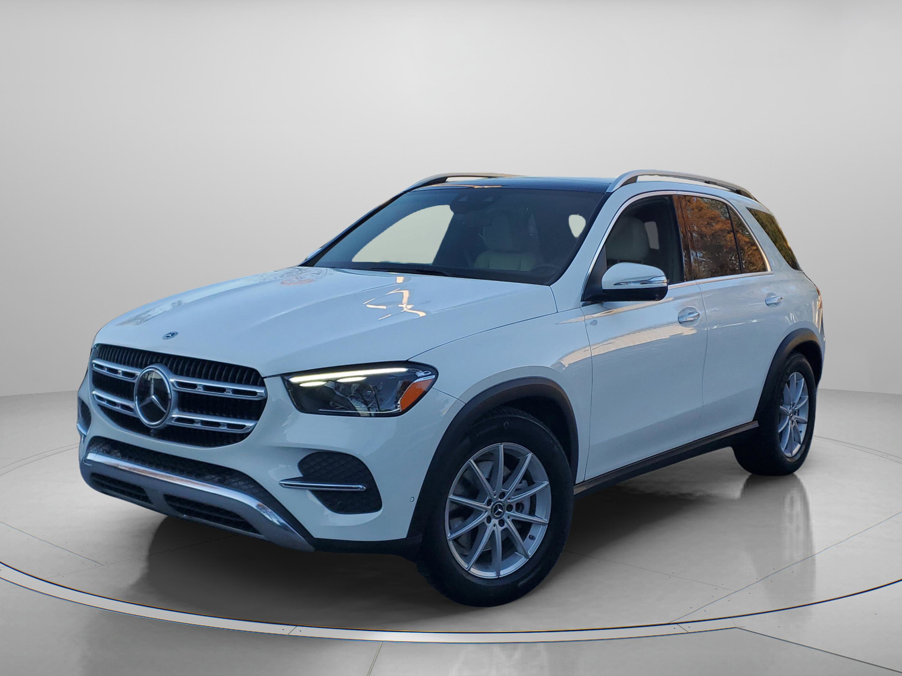Used 2025 Mercedes-Benz GLE 350 4MATIC image 2