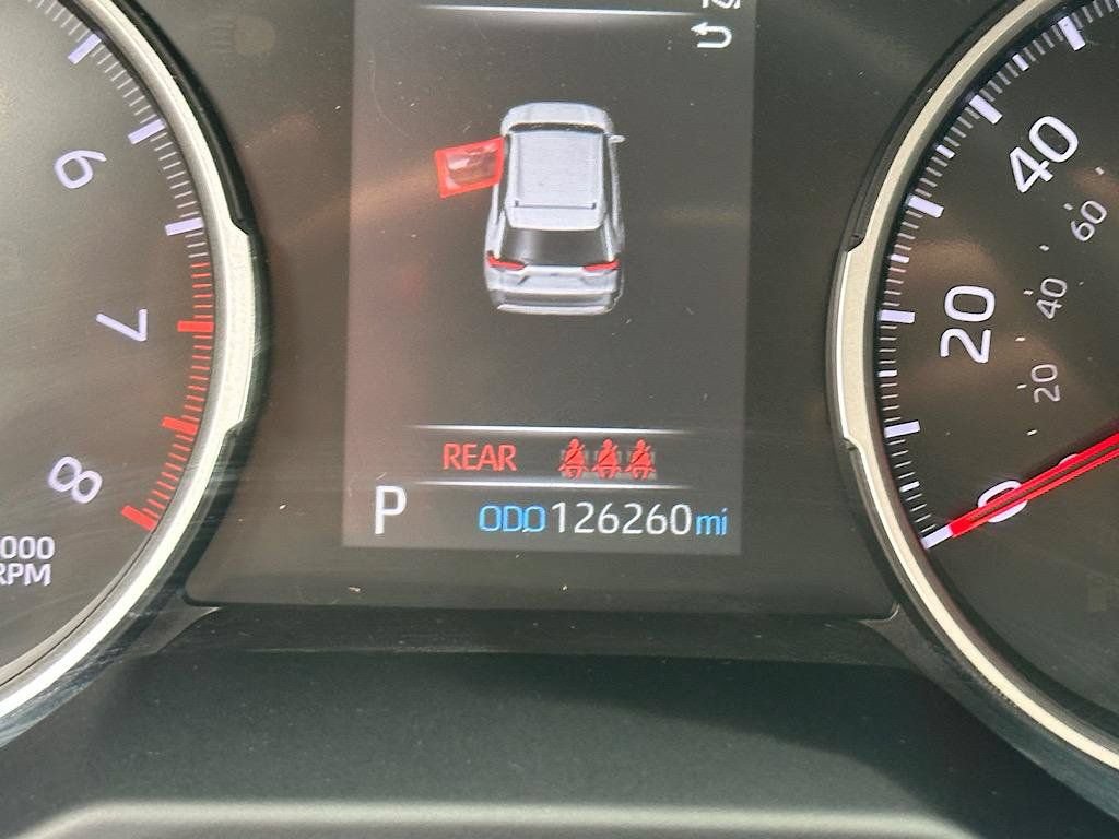 Used 2021 Toyota RAV4 LE AWD/4WD image 22