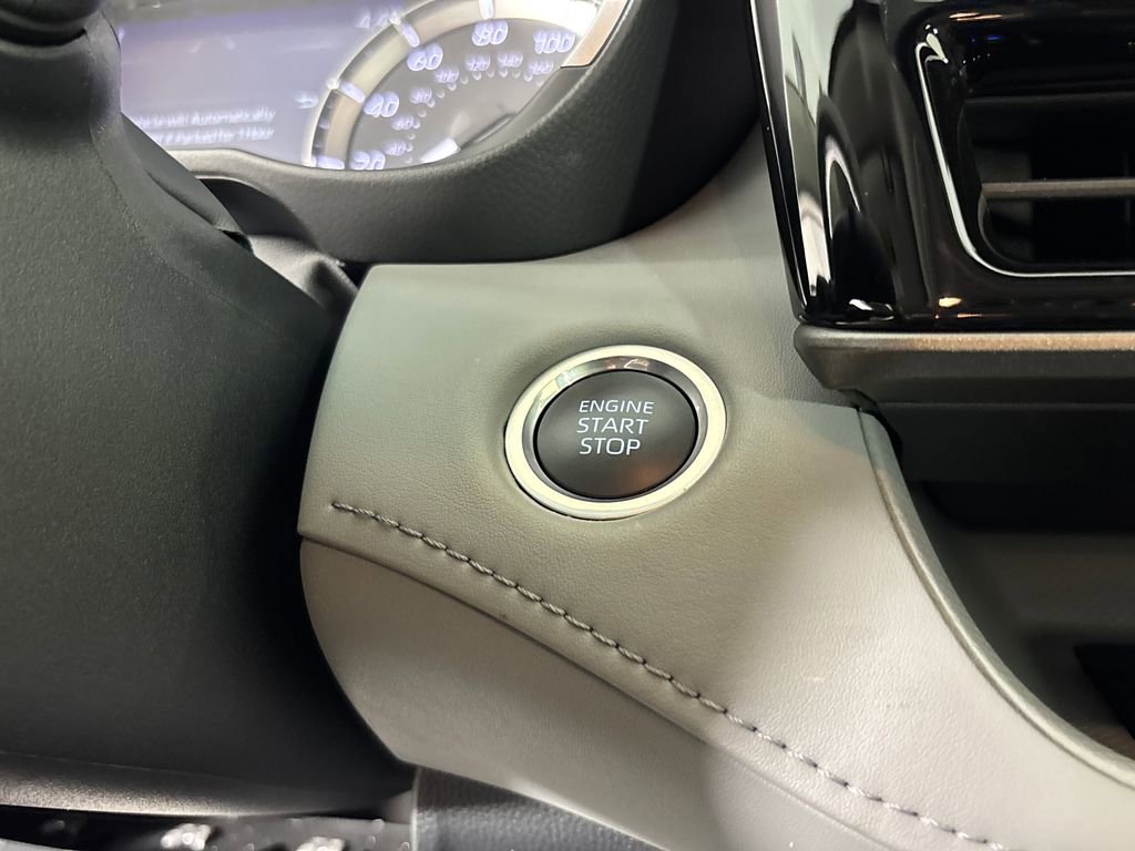 Used 2024 Toyota Highlander XLE image 24