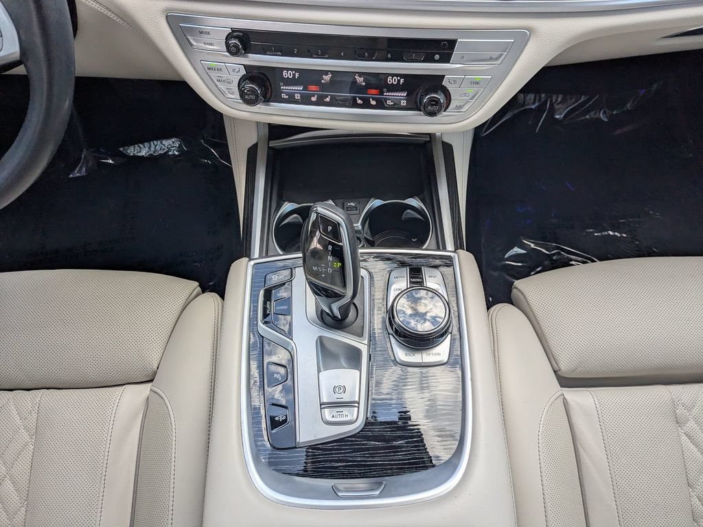 Used 2021 BMW 745e xDrive w/ Premium Package AWD/4WD image 6