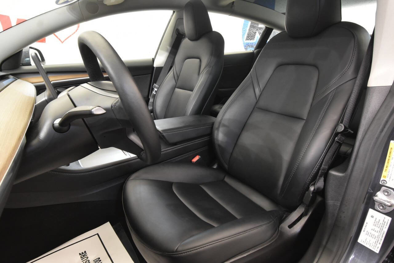 Used 2023 Tesla Model 3 Standard Range image 16