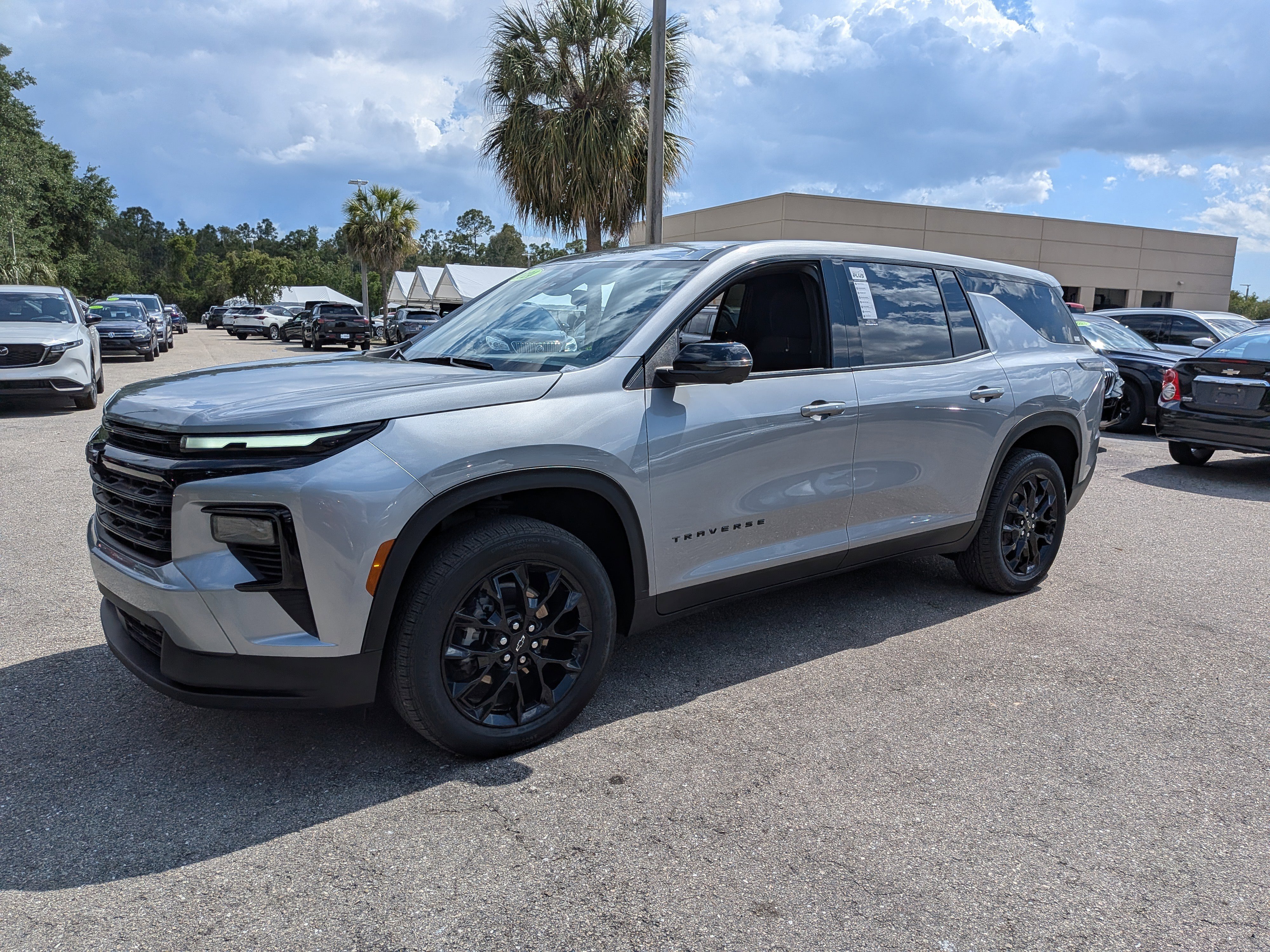Used 2024 Chevrolet Traverse LS w/ Midnight/Sport Edition FWD image 7