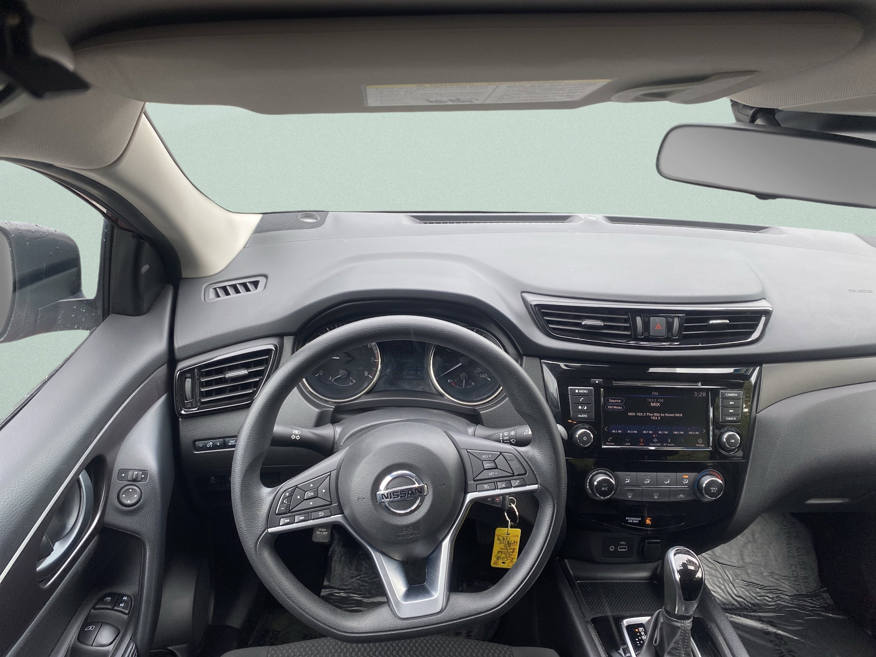 Used 2022 Nissan Rogue Sport S image 17