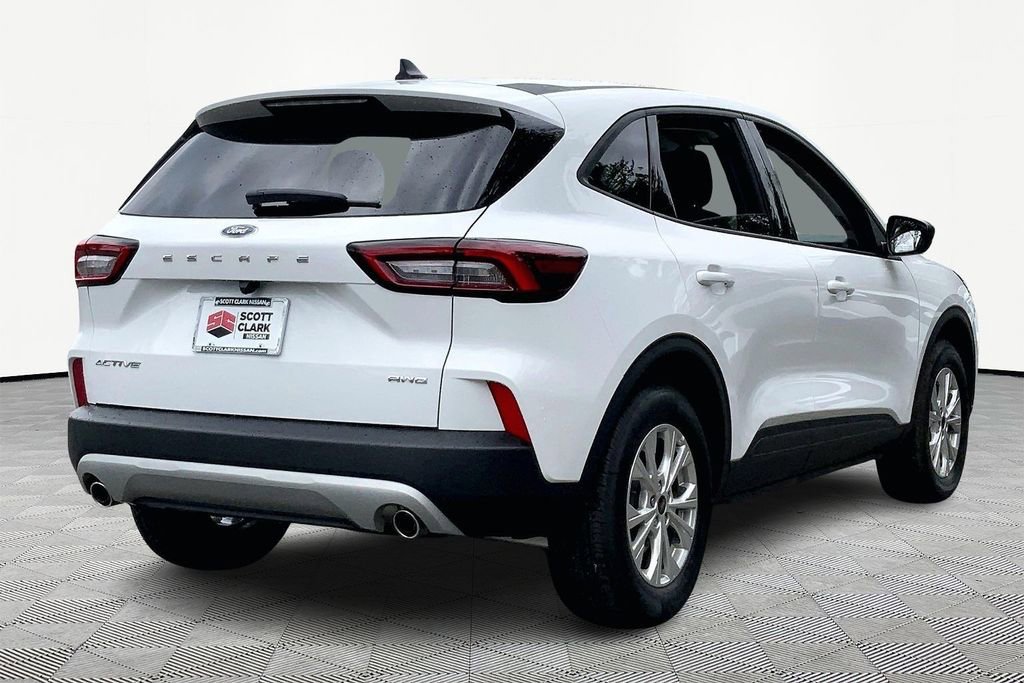 Used 2025 Ford Escape Active w/ Cold Weather Package image 5