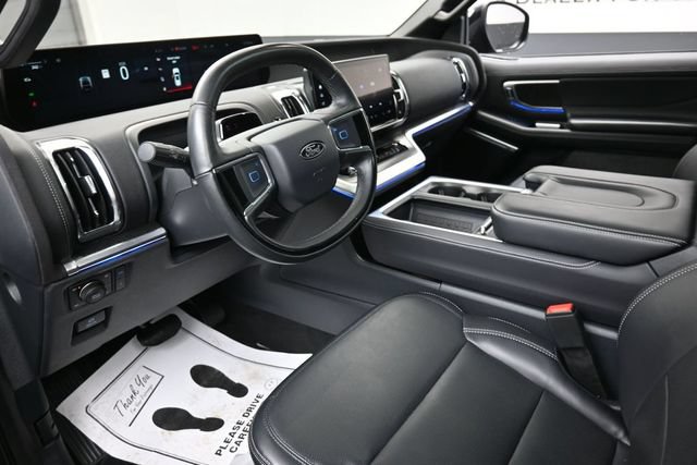 Used 2025 Ford Expedition Platinum w/ Stealth Appearance Package AWD/4WD image 19