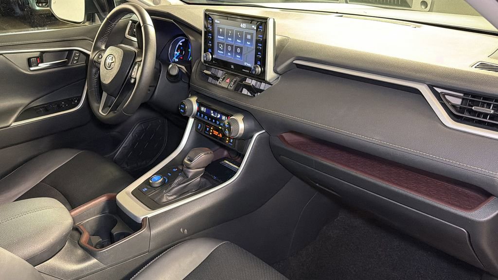 Used 2020 Toyota RAV4 Limited image 11