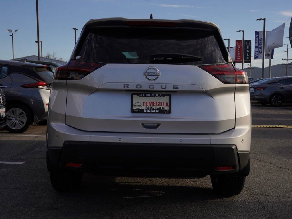 New 2025 Nissan Rogue S image 5