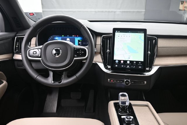 Used 2026 Volvo XC90 T8 Plus w/ Protection Package Premier AWD/4WD image 9