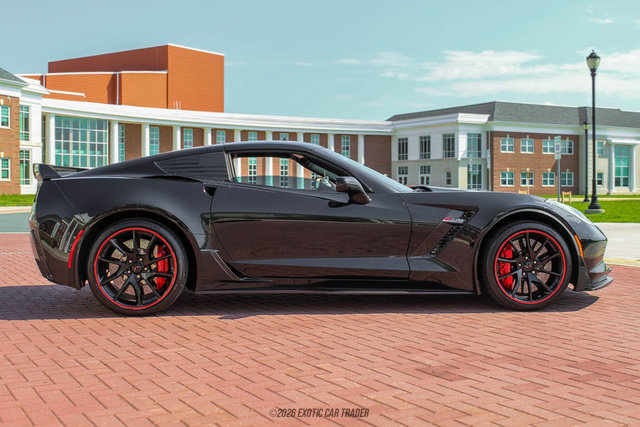 Used 2016 Chevrolet Corvette Z06 w/ Z07 Performance Package RWD image 9