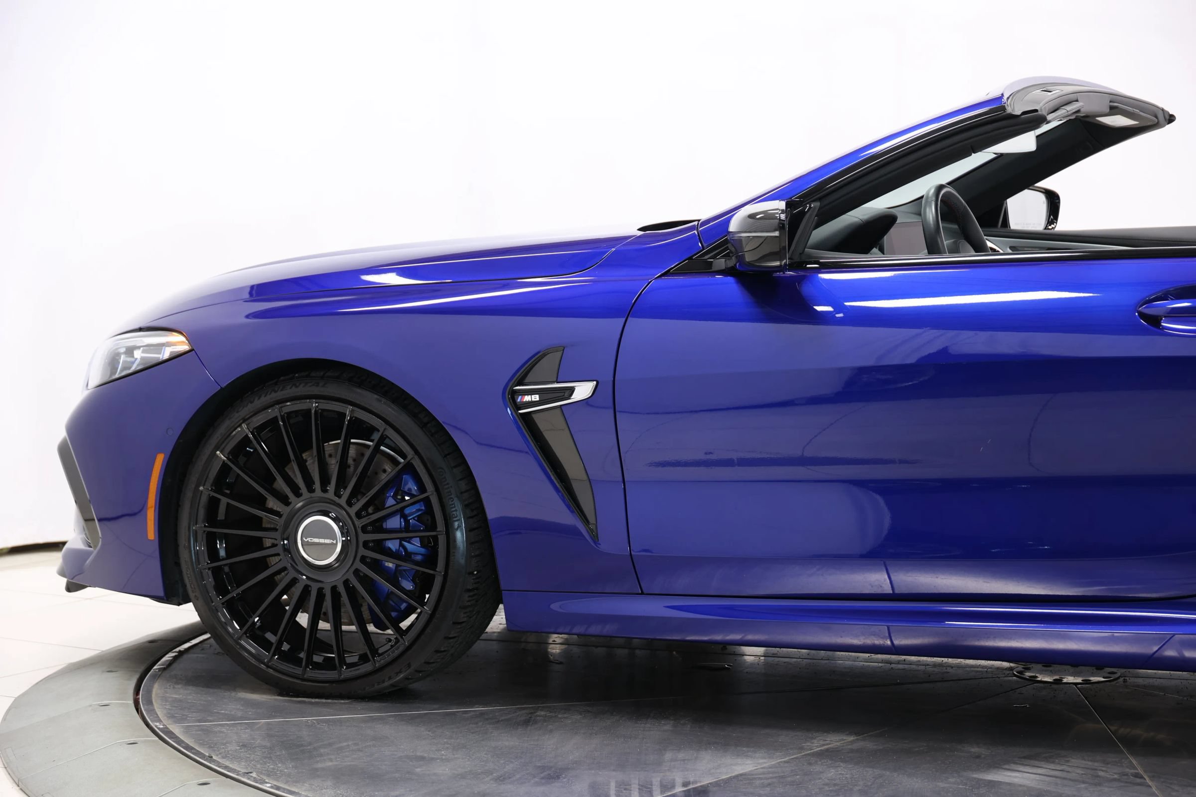 Used 2020 BMW M8 Convertible w/ M Carbon Exterior Package AWD/4WD image 6