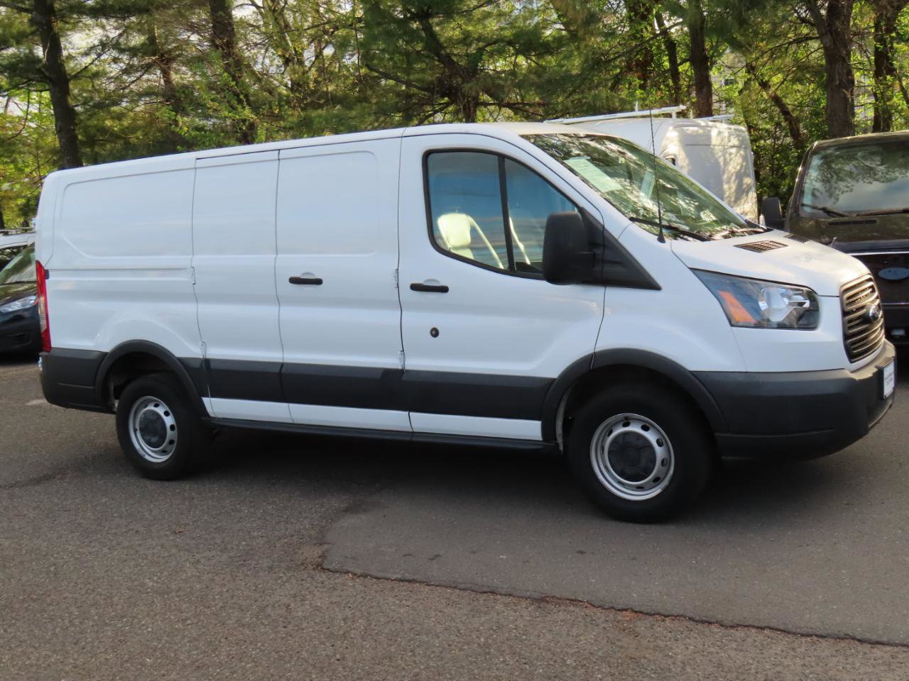 Used 2018 Ford Transit 250 130 Low Roof RWD image 7