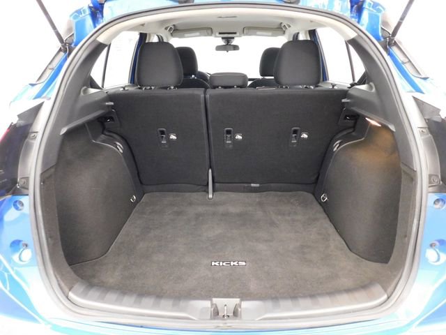 Used 2022 Nissan Kicks SV image 13