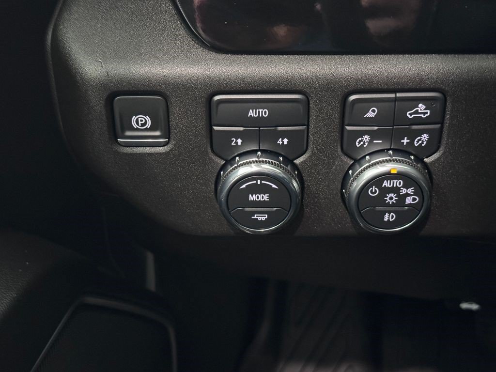 Certified 2025 GMC Sierra 1500 SLT AWD/4WD image 24