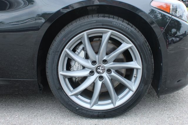 Used 2024 Alfa Romeo Giulia Ti AWD/4WD image 39