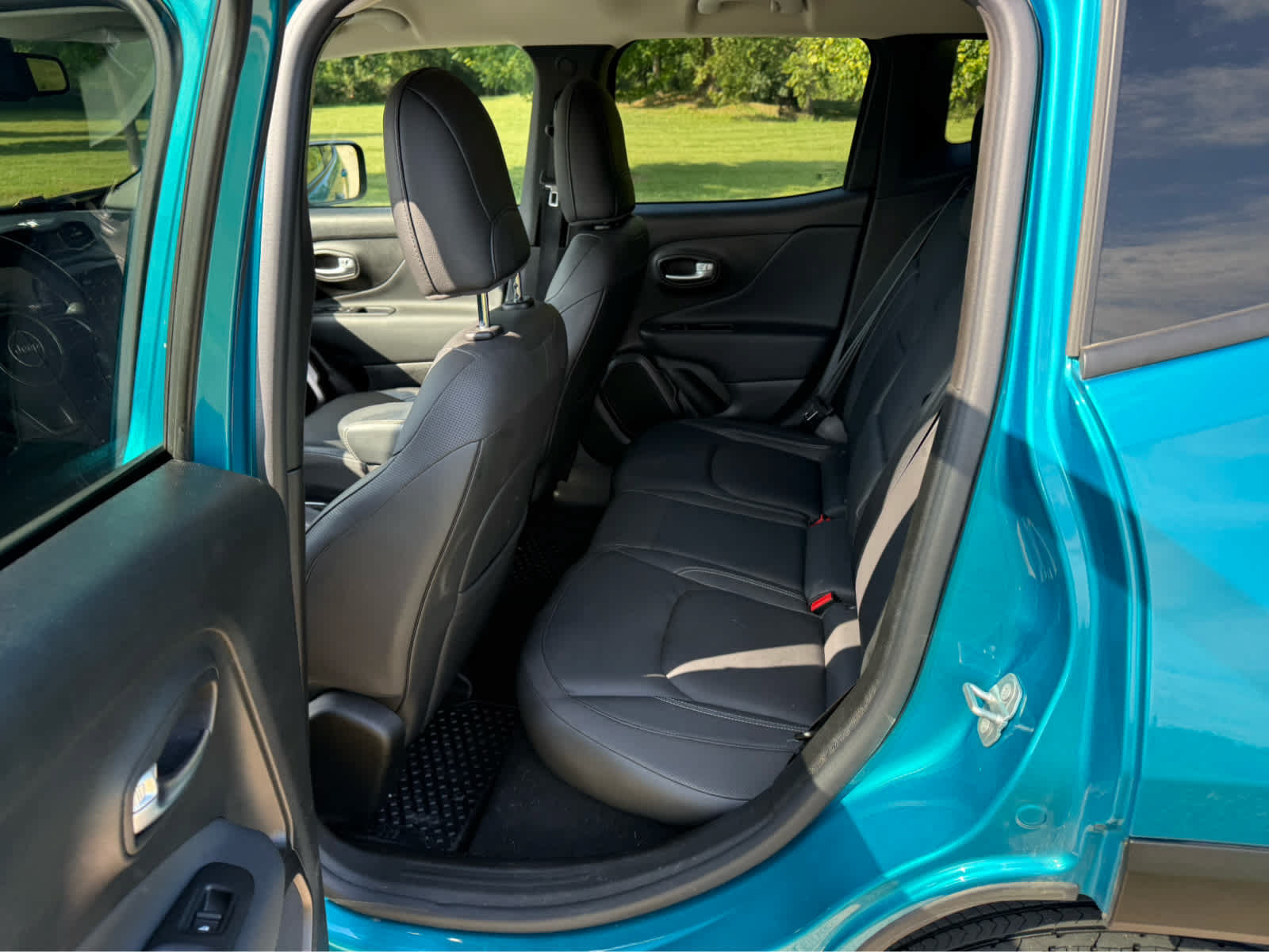 Used 2022 Jeep Renegade Limited AWD/4WD image 11