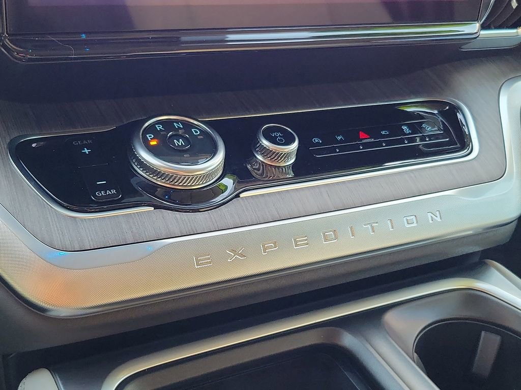 Used 2026 Ford Expedition Max Platinum w/ Platinum Ultimate Package image 30