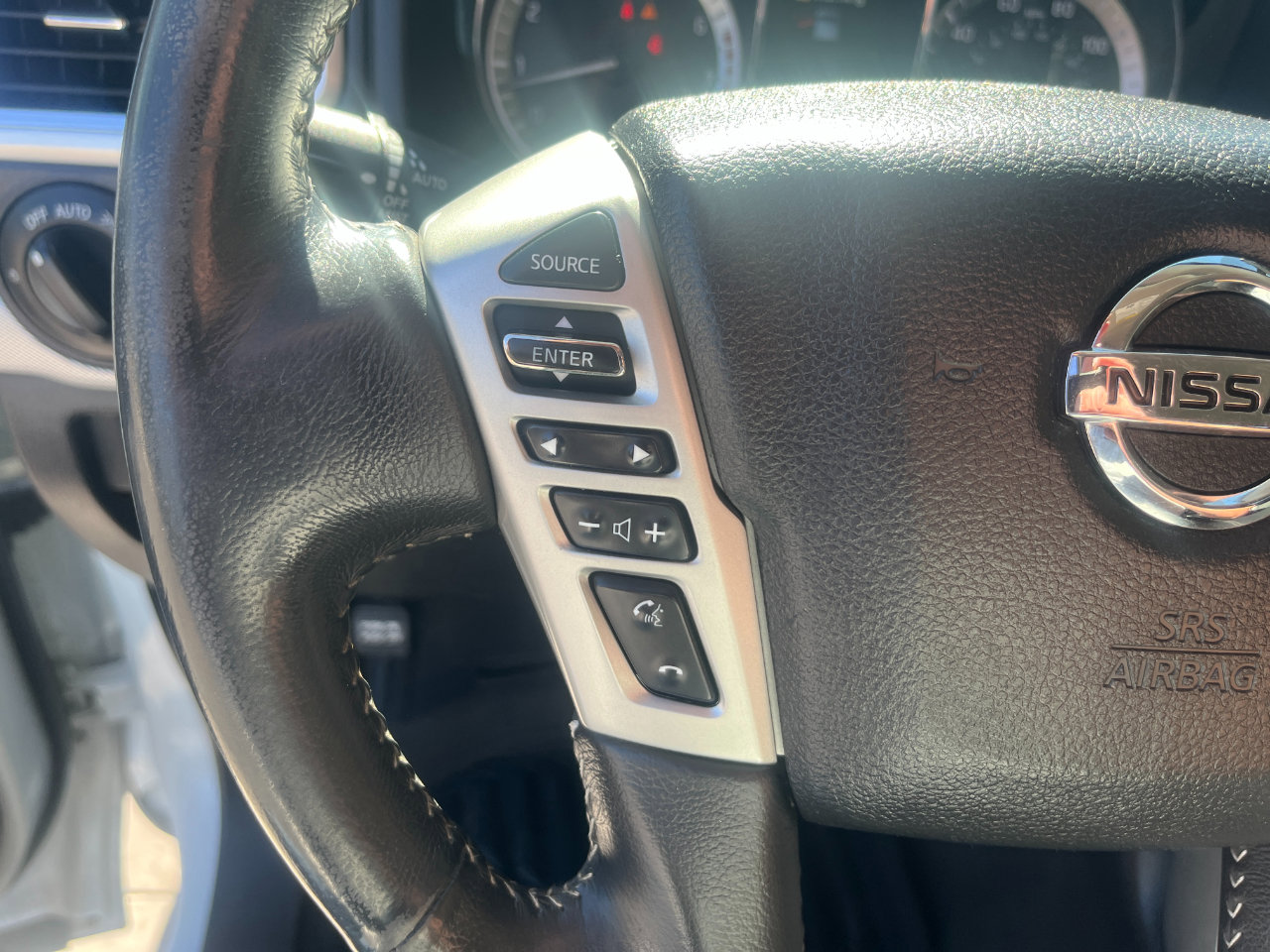 Used 2018 Nissan Titan PRO-4X image 15