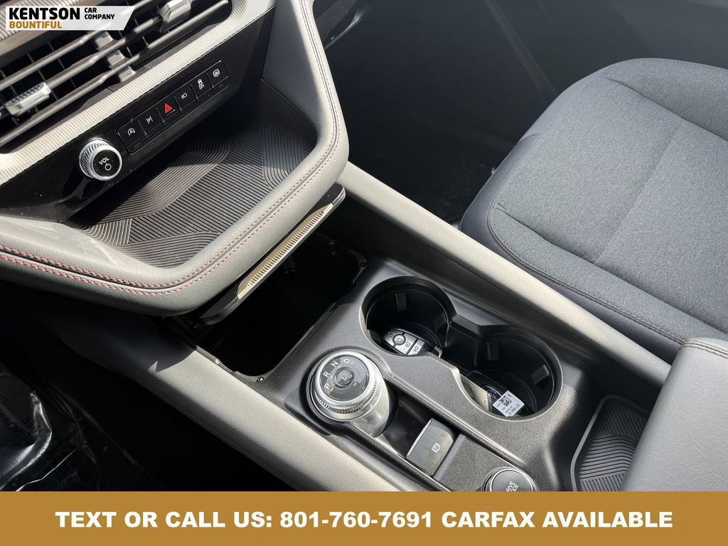 Used 2025 Ford Explorer Active AWD/4WD image 25