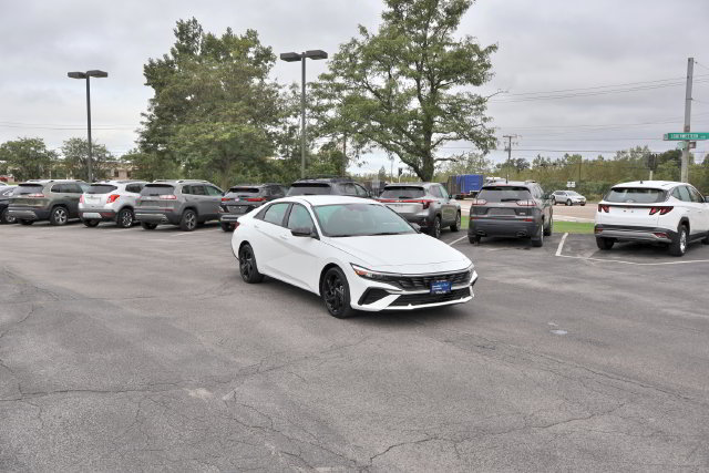 Used 2026 Hyundai Elantra Sport FWD image 9