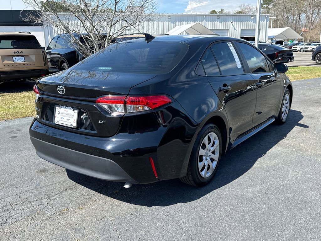 Used 2025 Toyota Corolla LE image 7