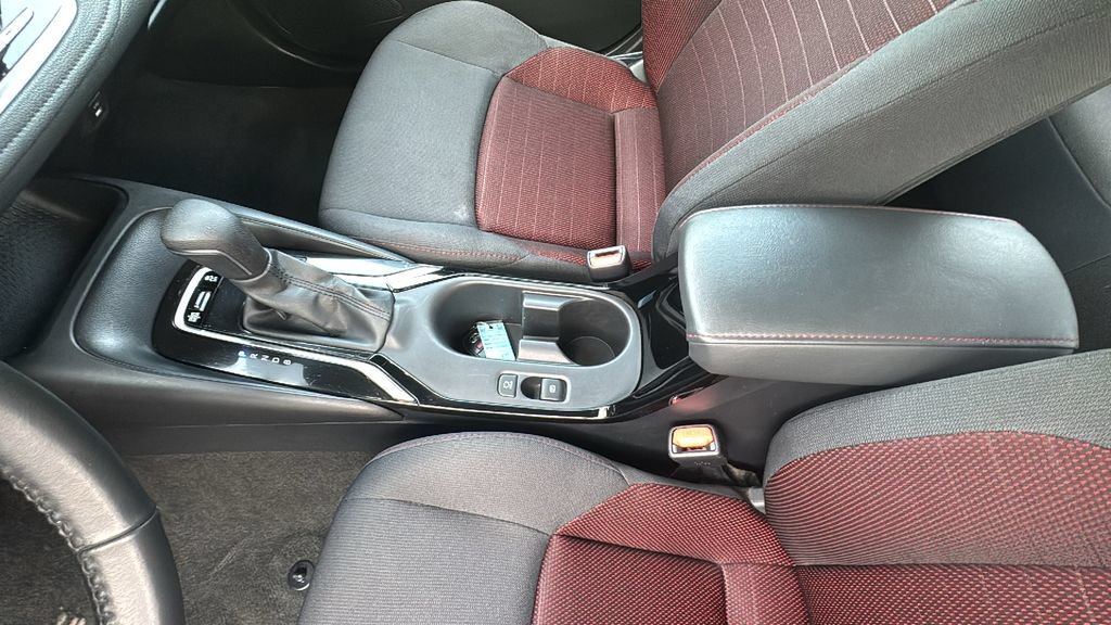 Used 2025 Toyota Corolla SE FWD image 24
