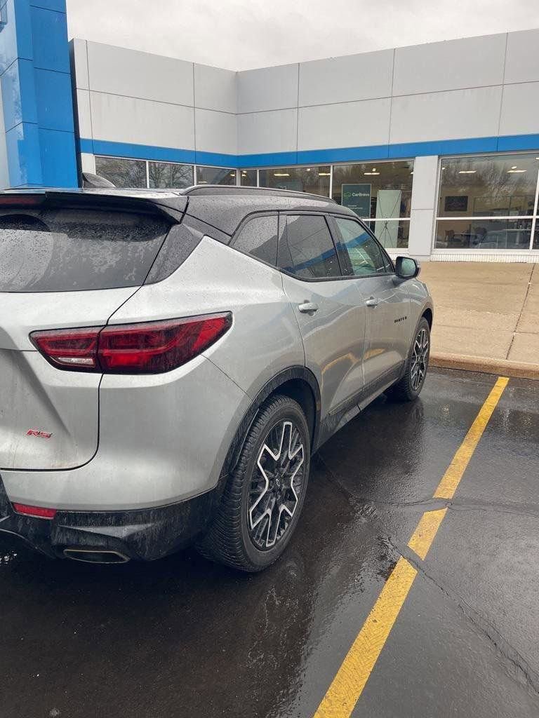 Certified 2023 Chevrolet Blazer RS w/ Driver Confidence II Package image 3