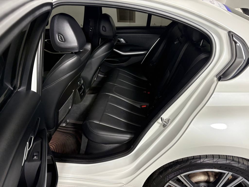 Used 2023 BMW 330i xDrive 330i xDrive w/ Premium Package image 29