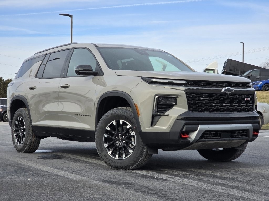 New 2026 Chevrolet Traverse Z71 w/ Enhanced Driving Package image 2