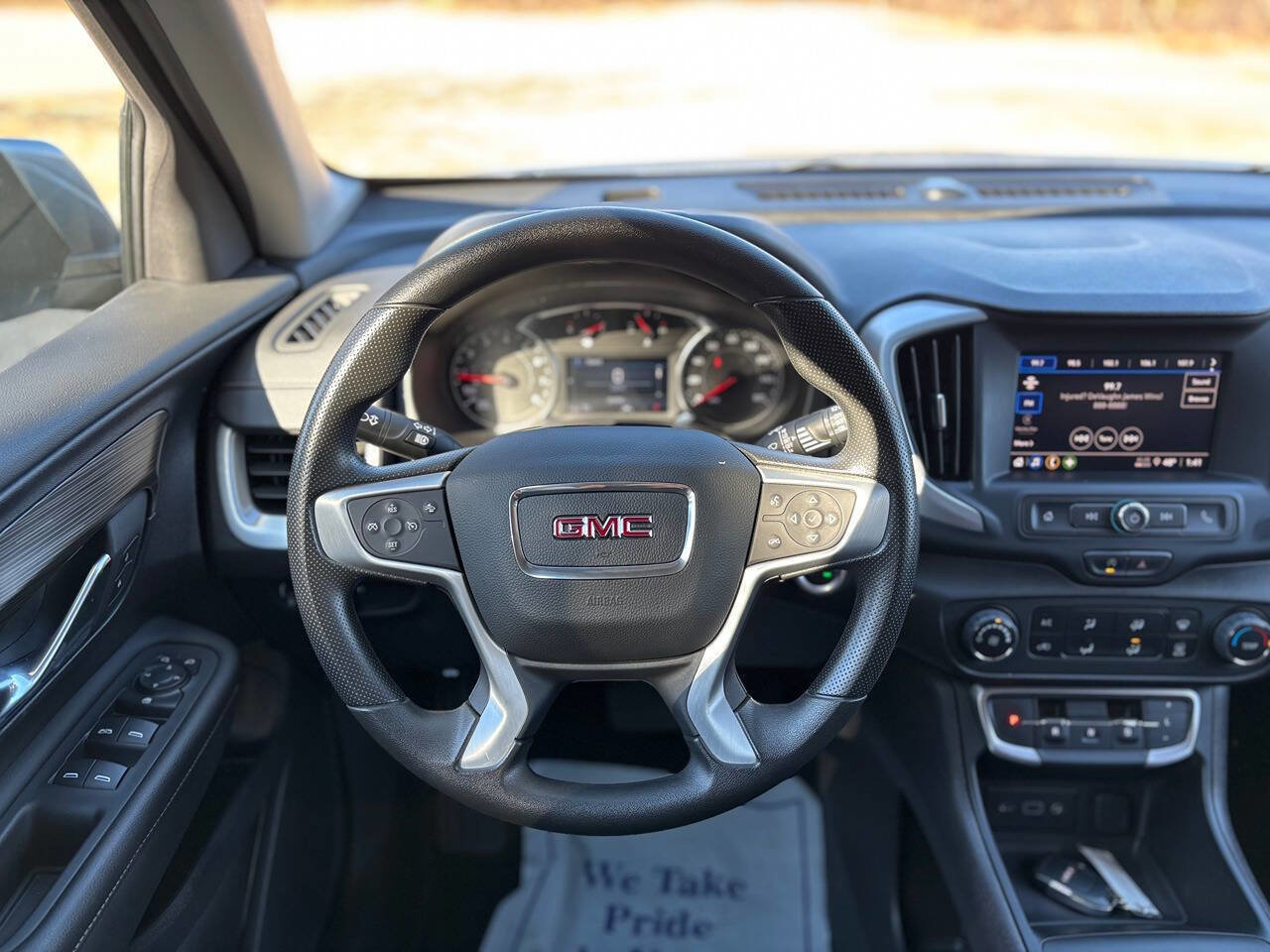 Used 2024 GMC Terrain SLE image 22