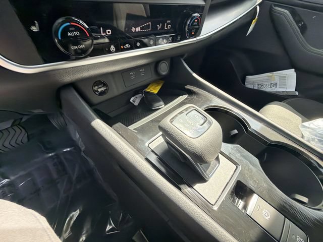 New 2026 Nissan Rogue SV w/ Cold Weather Package AWD/4WD image 19