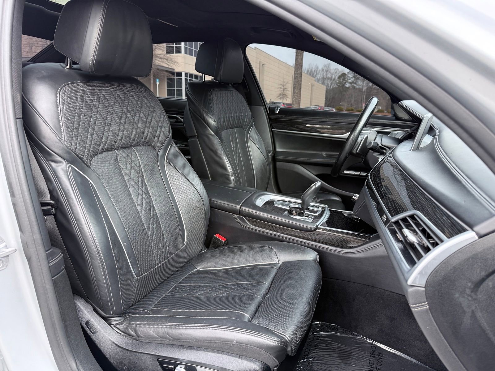 Used 2018 BMW 750i xDrive image 35