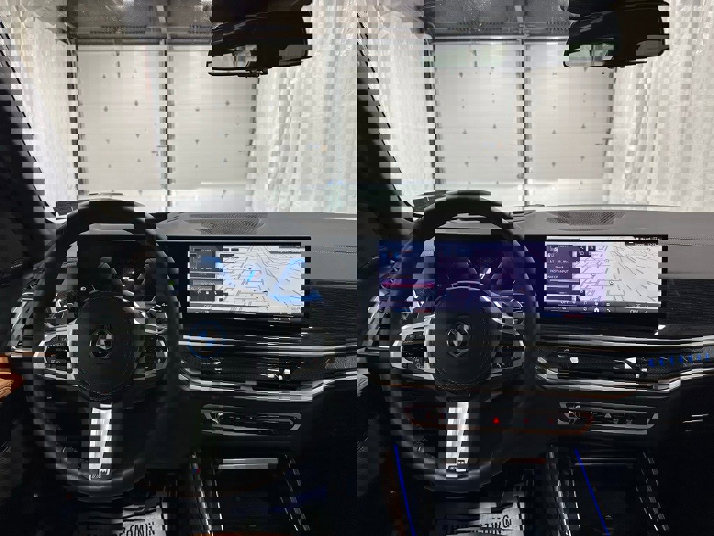 Used 2026 BMW X5 xDrive50e image 16