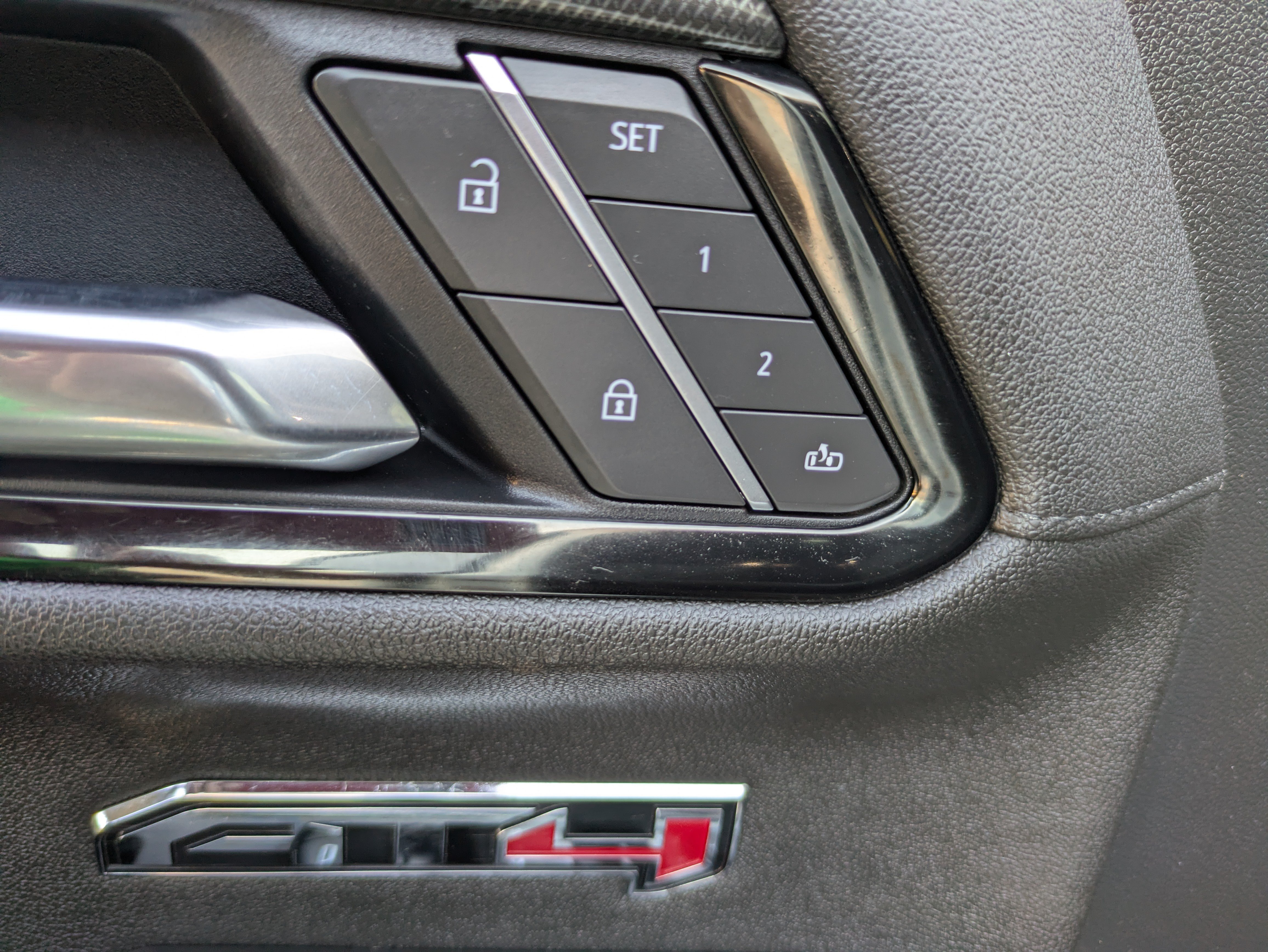 Used 2025 GMC Sierra 1500 AT4 w/ AT4 Premium Package AWD/4WD image 17