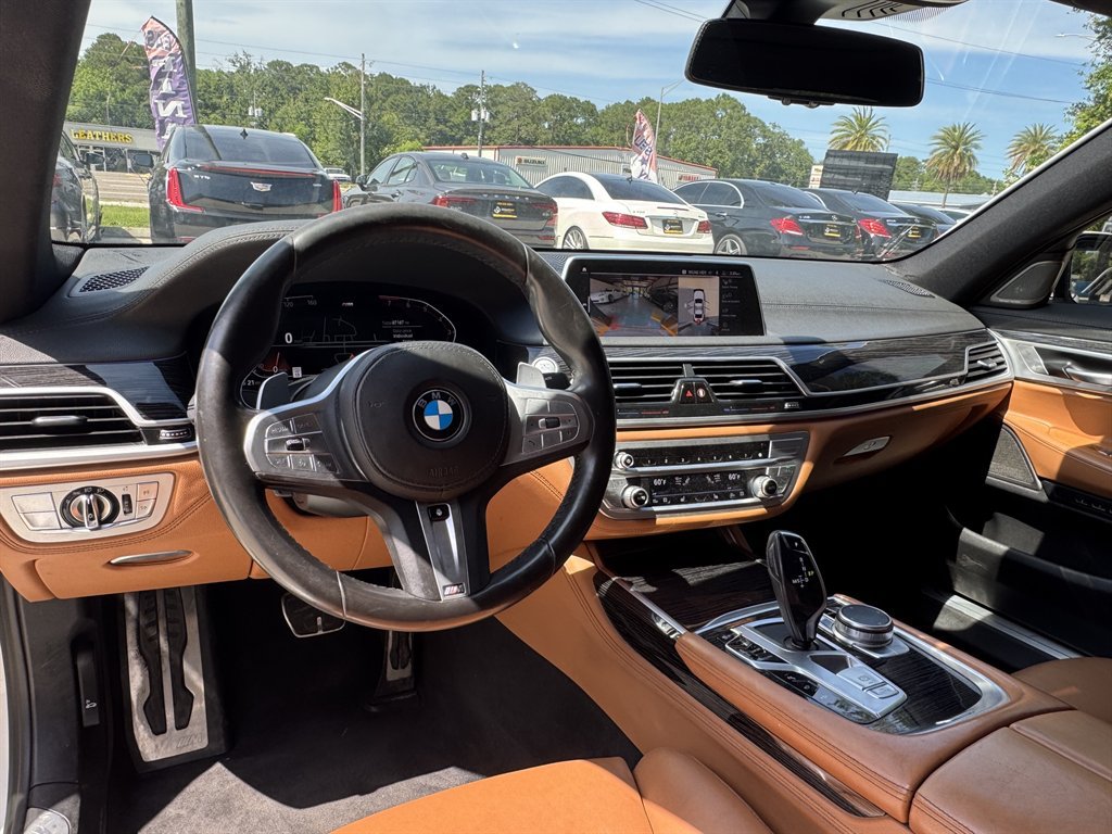 Used 2021 BMW 740i w/ M Sport Package RWD image 10